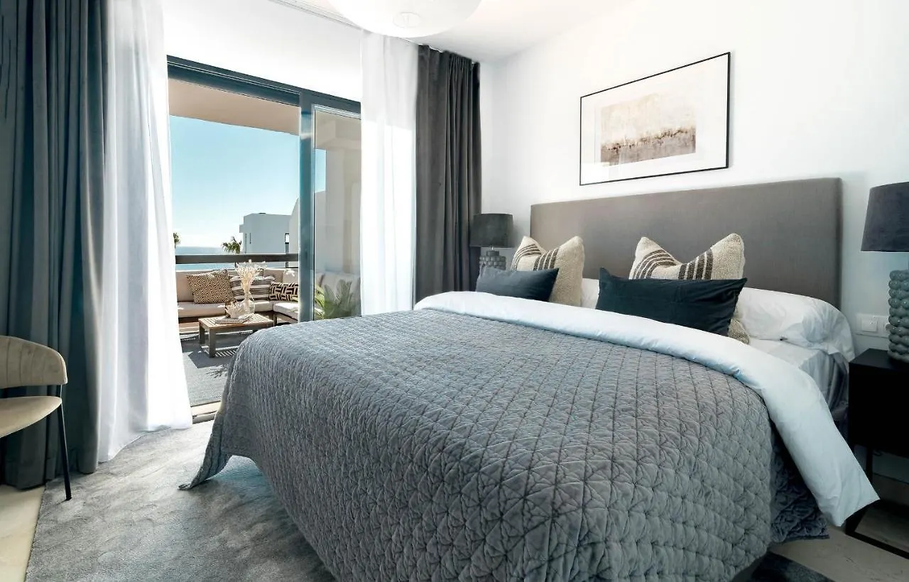Dja- Modern 2 Bedroom Apartment Close To Beach カサーレス