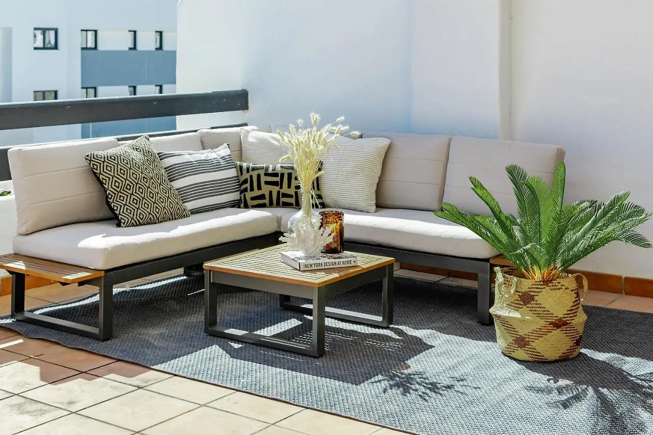 Dja- Modern 2 Bedroom Apartment Close To Beach カサーレス