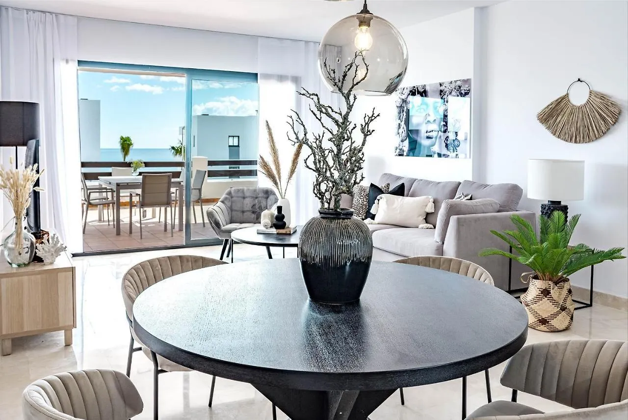 Dja- Modern 2 Bedroom Apartment Close To Beach カサーレス