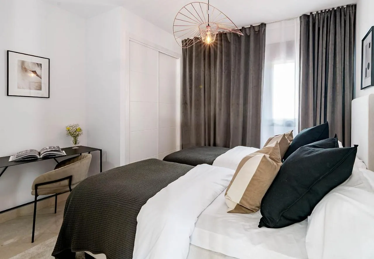 Dja- Modern 2 Bedroom Apartment Close To Beach カサーレス
