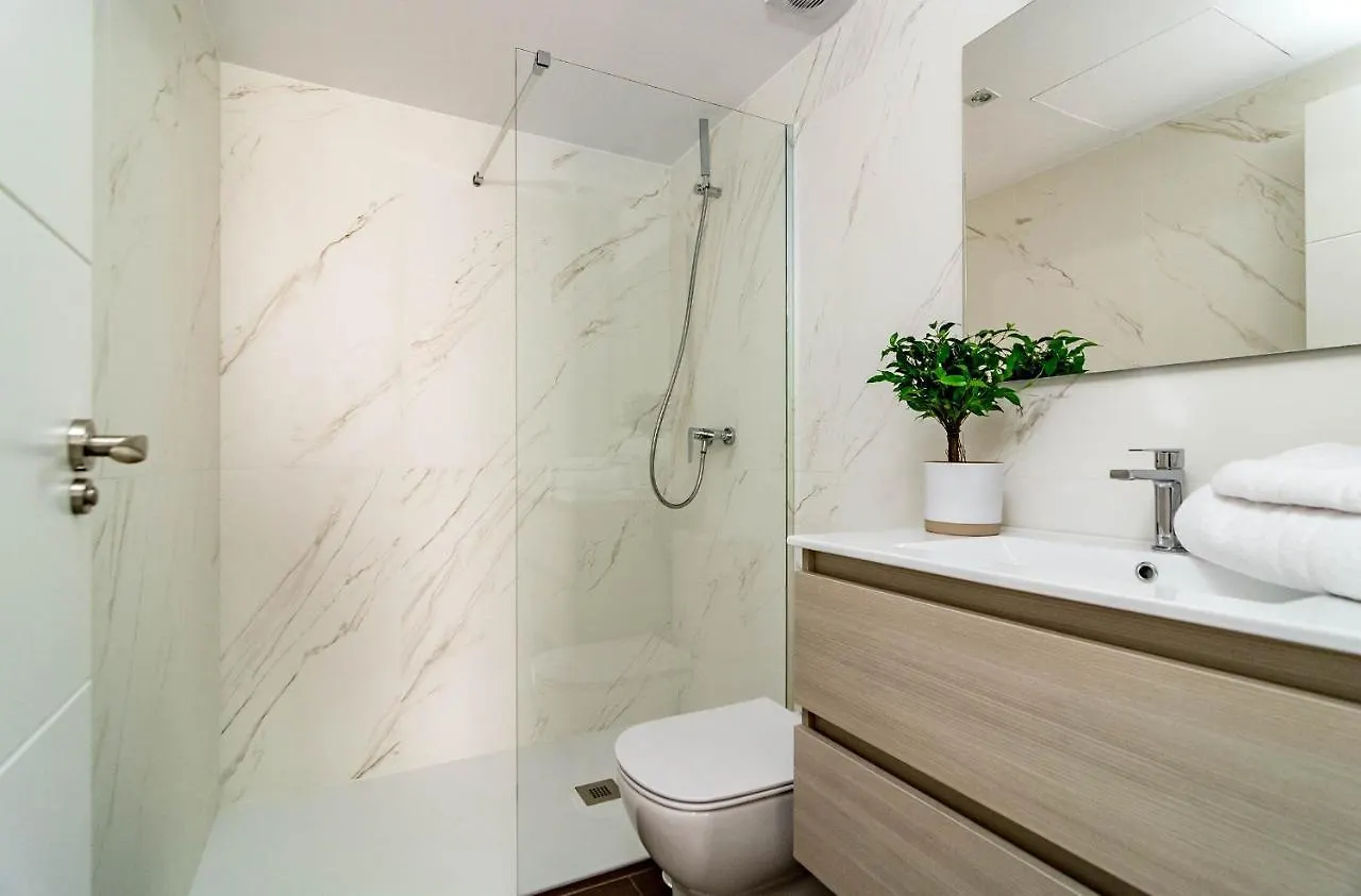 Dja- Modern 2 Bedroom Apartment Close To Beach カサーレス スペイン